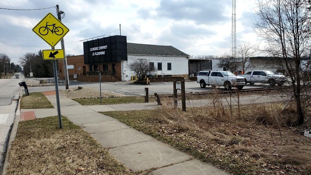Land For Sale and Building for Lease: 50, 86, 94, 122 1/2 Southeast Ave & 117 South Ave, Tallmadge, OH 44278